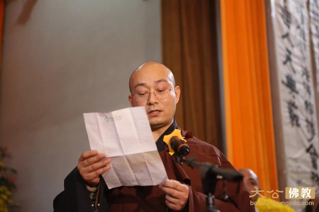 「佛教」感人肺腑 | 纯一法师泪送恩师一诚长老 《云间》动容全场念哭自己