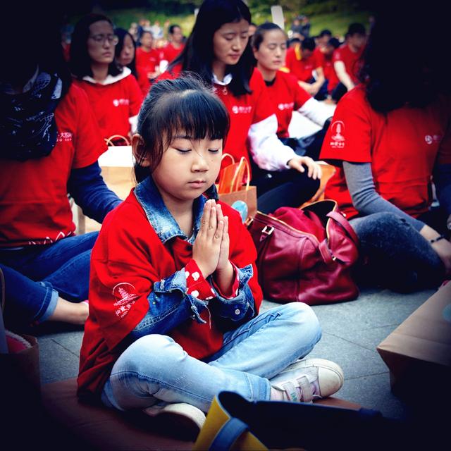 「佛教」江苏南京栖霞古寺举办“千人大禅修体验”活动