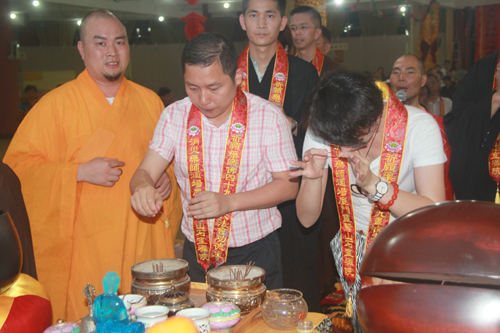 「药师如来」福建厦门石室禅院隆重举行“甲午年四十九昼夜精进祈愿药师佛念佛大法会”洒净结界起坛仪式 「药师如来」福建厦门石室禅院隆重举行“甲午年四十九昼夜精进祈愿药师佛念佛大法会”洒净结界起坛仪式