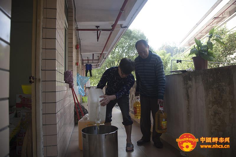 「佛教」南华禅寺冬季送温暖活动继续深入展开