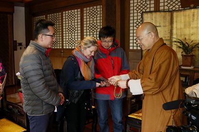 「佛教」波兰名导拍杭州灵隐寺纪录片 “老外”看佛教