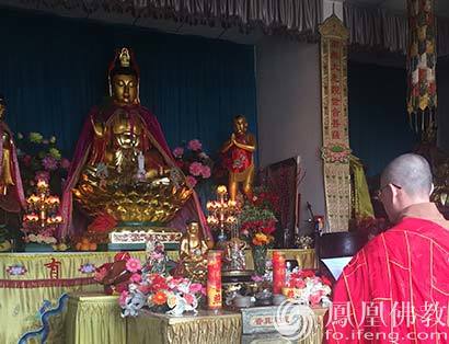 「九华山」湖北武汉黄陂白龙寺法师三步一拜朝礼九华山