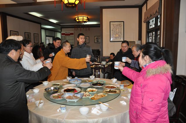 「佛教」重庆华岩寺举行“腊八节”施粥祈福活动 「佛教」重庆华岩寺举行“腊八节”施粥祈福活动