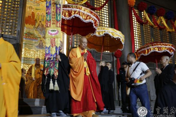 「雪窦山」2015中国(奉化)雪窦山弥勒文化节隆重开幕 「雪窦山」2015中国(奉化)雪窦山弥勒文化节隆重开幕