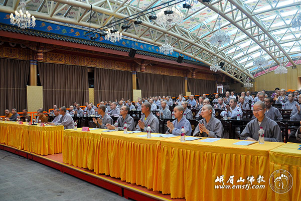 「佛教」四川峨眉山佛学院举办2014年学修报告会