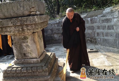 「宝华山」江苏宝华山隆昌寺心平和尚带领常住举行缅怀祖师祭祀活动