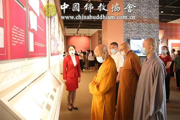 「佛教」中国佛教协会组织参观“‘不忘初心、牢记使命’中国共产党历史展览” 「佛教」中国佛教协会组织参观“‘不忘初心、牢记使命’中国共产党历史展览”