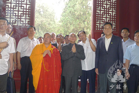 「佛教」柬埔寨国王诺罗敦·西哈莫尼一行参访河南禅宗祖庭少林寺