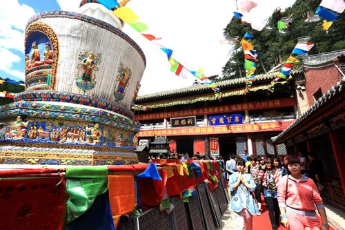 「五台山」五台山多座寺院举行伽蓝菩萨圣诞祈福祝圣法会