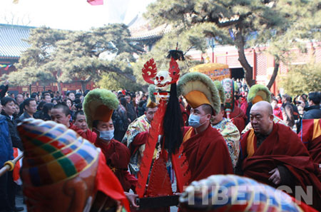 「雍和宫」北京雍和宫举行“打鬼”仪式 祈求新年吉祥