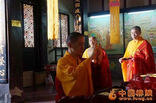 「佛教」重庆华岩寺隆重举行观音菩萨成道日纪念法会