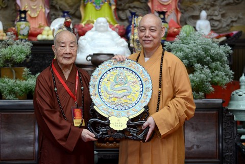 「普陀山」台湾台北弥陀寺净良长老一行来普陀山朝圣 「普陀山」台湾台北弥陀寺净良长老一行来普陀山朝圣