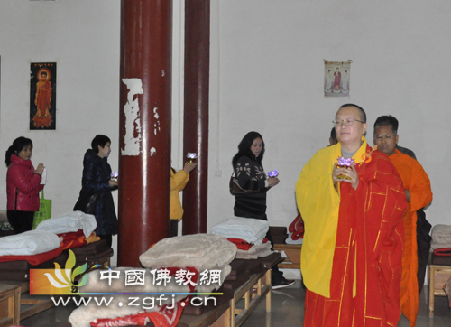 「佛教」六祖寺举行传灯祈福法会