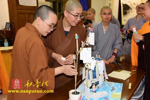 福建闽南佛学院女众部举办“承书之境以报师恩”书报展