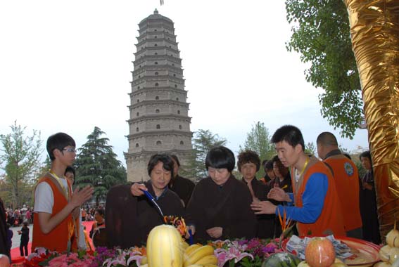 「法门寺」法门寺举办浴佛活动庆祝释迦摩尼佛圣诞 「法门寺」法门寺举办浴佛活动庆祝释迦摩尼佛圣诞