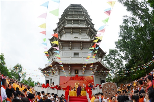 「佛教」深圳佛教文化院举行开院仪式暨恭迎本焕长老真身舍利安奉园博园福塔法会返回