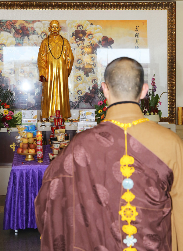 「普陀山」中国佛学院普陀山学院普陀讲寺举行妙善老和尚示寂十六周年上供法会 「普陀山」中国佛学院普陀山学院普陀讲寺举行妙善老和尚示寂十六周年上供法会