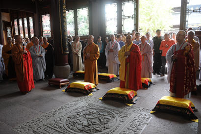 「佛教」中韩日佛教友好交流会议代表团莅临七塔禅寺参访