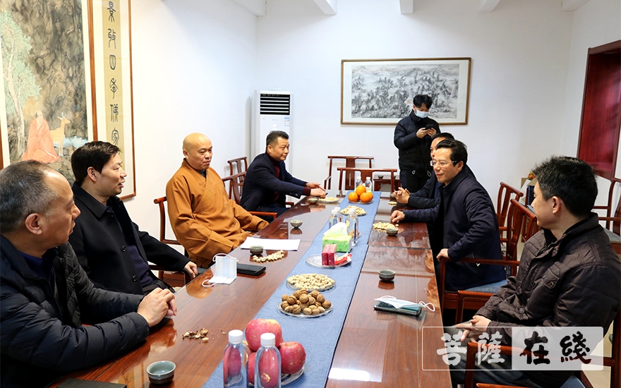 「时政」徐州市委统战部副部长一行前往兴化禅寺检查防疫工作