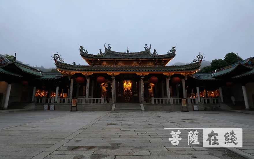 「南普陀寺」南普陀寺依律如法结夏安居