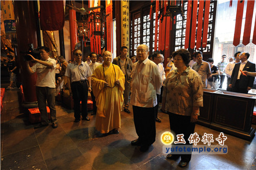 「佛教」中国国民党荣誉主席吴伯雄参观上海玉佛禅寺 「佛教」中国国民党荣誉主席吴伯雄参观上海玉佛禅寺