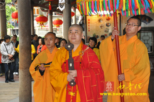 「南普陀寺」厦门南普陀寺隆重举行2012年度首次皈依法会 「南普陀寺」厦门南普陀寺隆重举行2012年度首次皈依法会