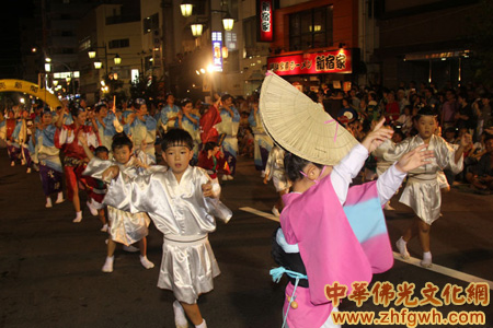 「舞蹈」日本东京高圆寺阿波舞大会隆重举行 民众共庆盂兰盆节