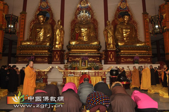 「佛教」湖北古灵泉寺举行“追思祖德、不忘祖恩”缅怀融训老和尚十周年追思法会