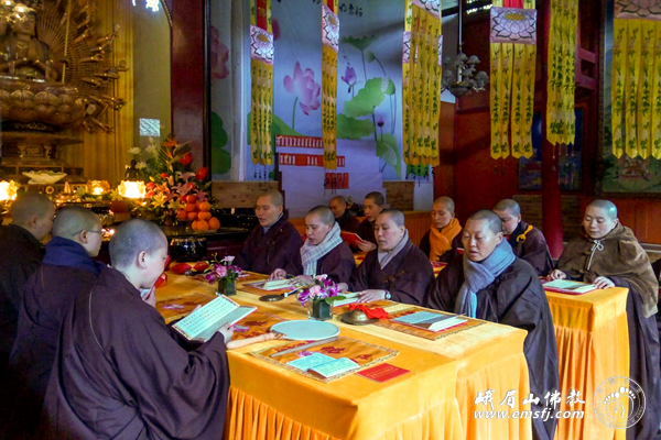 四川峨眉山僧众沉痛悼念惟觉长老 祈愿长老乘愿再来 四川峨眉山僧众沉痛悼念惟觉长老 祈愿长老乘愿再来