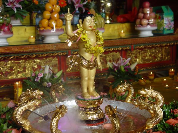 「佛教」广东四会六祖寺隆重举行浴佛节法会
