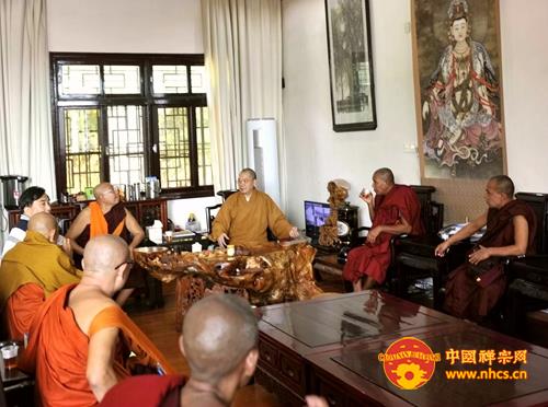 「佛教」缅甸佛教代表团访问广东南华禅寺 传正大和尚赠六祖像纪念