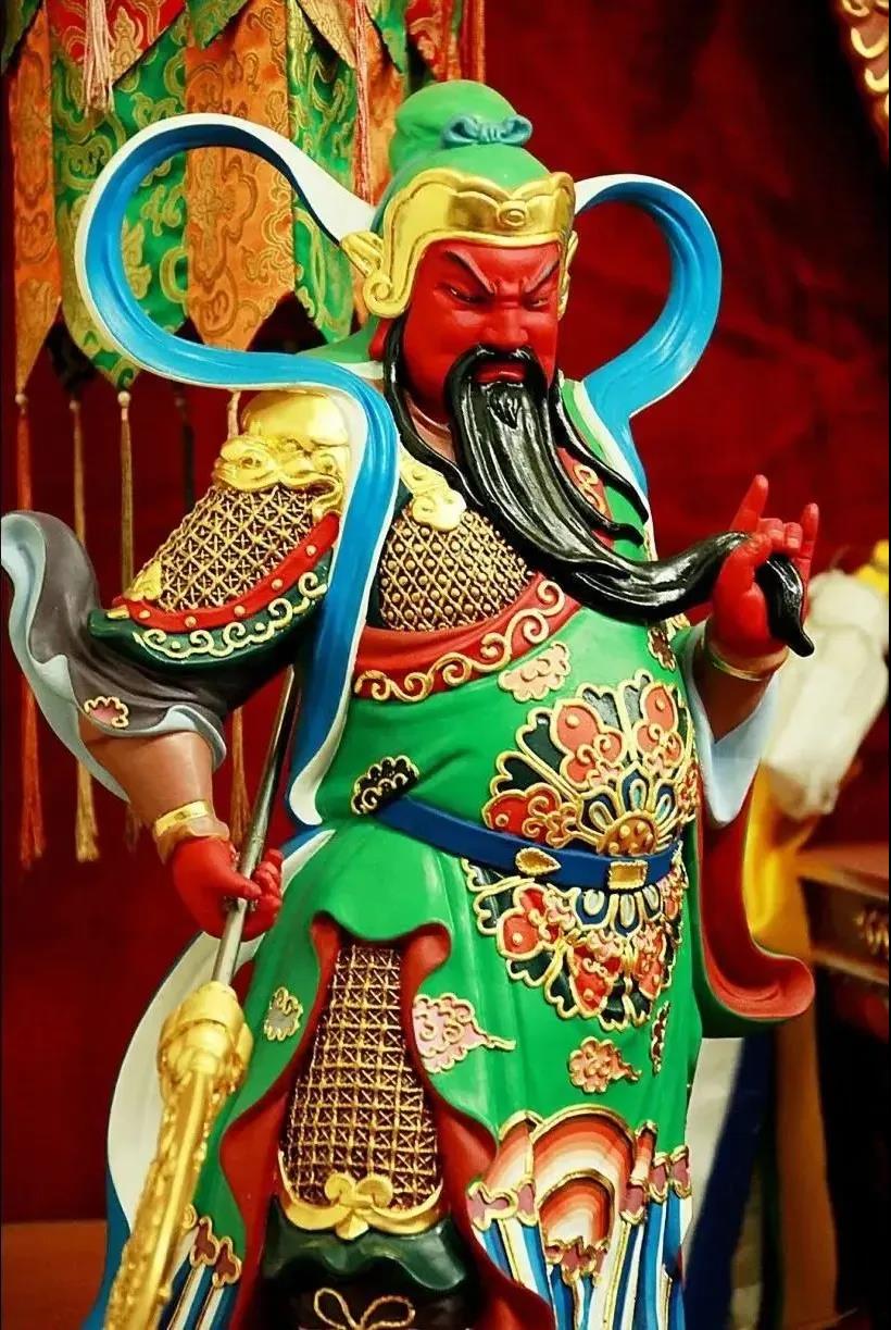 「佛教」今日恭逢伽蓝菩萨圣诞！忠诚昭日月，义气薄云天！