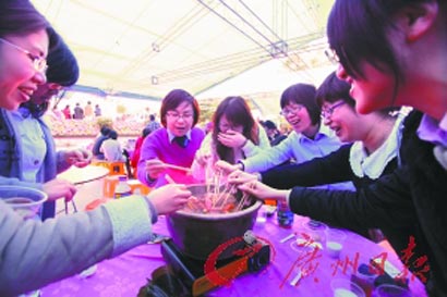 「生菜」观音开库日一日迎客7万 素宴生菜受欢迎
