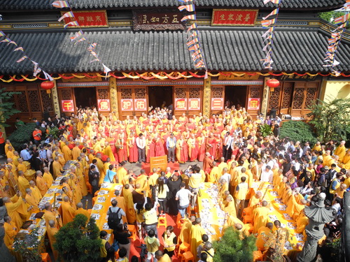 「佛教」上海西林禅寺隆重举行“五方五佛、五百罗汉开光、方丈升座、短期出家十周年庆典暨千僧斋”法会