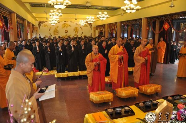 「佛教」浙江宁波佛教居士林举行三皈五戒皈依法会