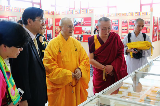 「佛牙舍利」传喜法师应邀参加北京市八大处佛牙舍利文化节