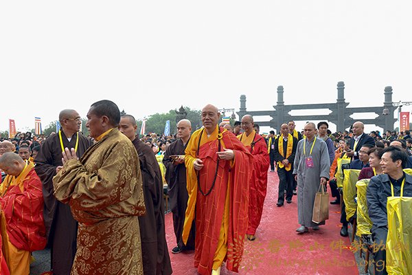 「佛教」第十五届普陀山南海观音文化节开幕式暨南海观音开光二十周年庆典隆重举行