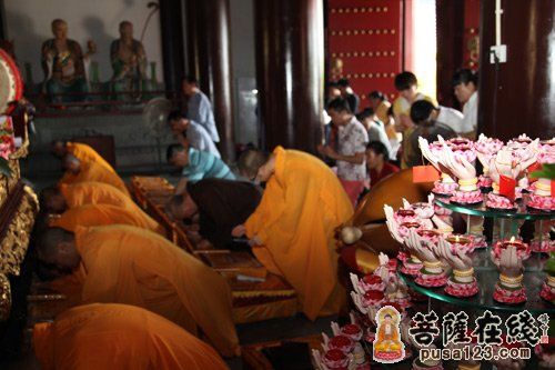 「南山寺」佛诞节三亚南山寺举行浴佛祈福法会 智法法师主法 「南山寺」佛诞节三亚南山寺举行浴佛祈福法会 智法法师主法