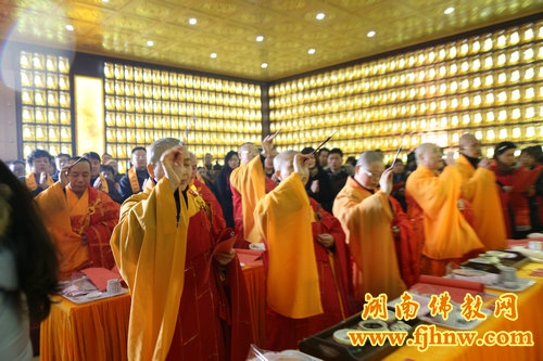 「佛教」湖南浏阳石霜寺隆重举行万佛圣塔落成暨佛像开光法会 「佛教」湖南浏阳石霜寺隆重举行万佛圣塔落成暨佛像开光法会