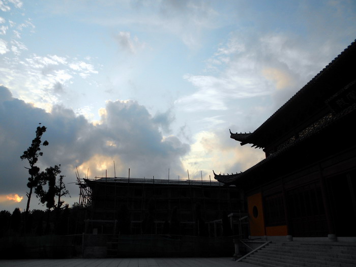 「鬼灯水月」水月清梅：法眼云霞无限美，禅修日日无终期