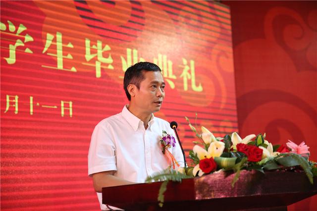 「佛教」广东深圳弘法寺举行本焕学院首届本科生毕业典礼