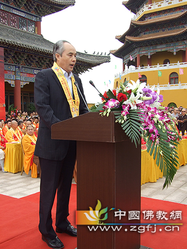 「佛教」河北秦皇岛法云寺隆重举行圣清大和尚升座庆典暨琉璃宝塔开光法会