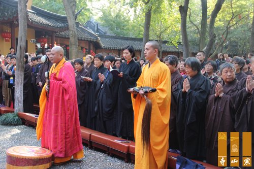 「佛教」江苏苏州寒山寺举行传授三皈五戒法会