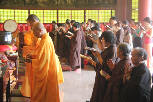 「观音」福建厦门石室禅院、梵天禅寺举行观音成道日拜千佛祈福吉祥法会