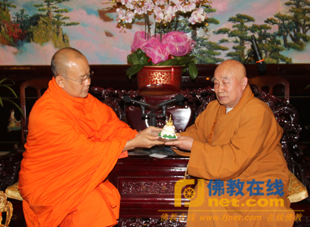 「佛教」泰佛协会长帕·唐玛斯提那优长老一行拜访中佛协