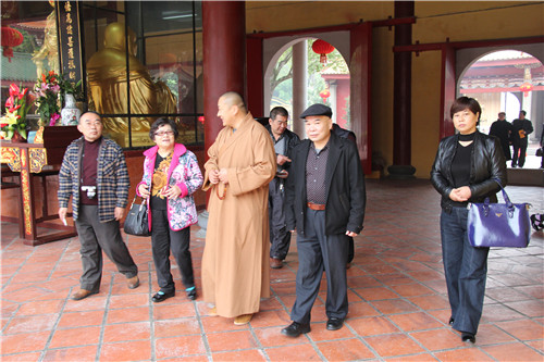 台湾人民最大党主席许荣淑一行参访厦门梵天禅寺