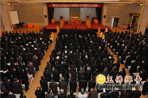 「佛教」上海玉佛禅寺举行觉群共修小组供僧大法会