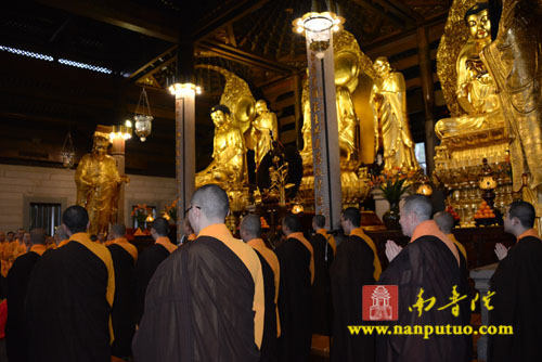 「南普陀寺」福建南普陀寺、闽南佛学院全体僧众清明节扫墓祭祖 「南普陀寺」福建南普陀寺、闽南佛学院全体僧众清明节扫墓祭祖