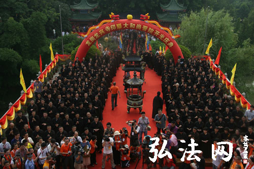 「佛教」深圳佛教界为大运祈福暨龙岗龙兴寺印顺大和尚晋院佛像开光庆典隆重举行