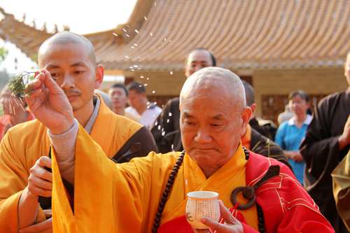 「金山寺」广东弘法寺举行封龛法会恭送本焕长老舍利赴江西大金山寺供奉